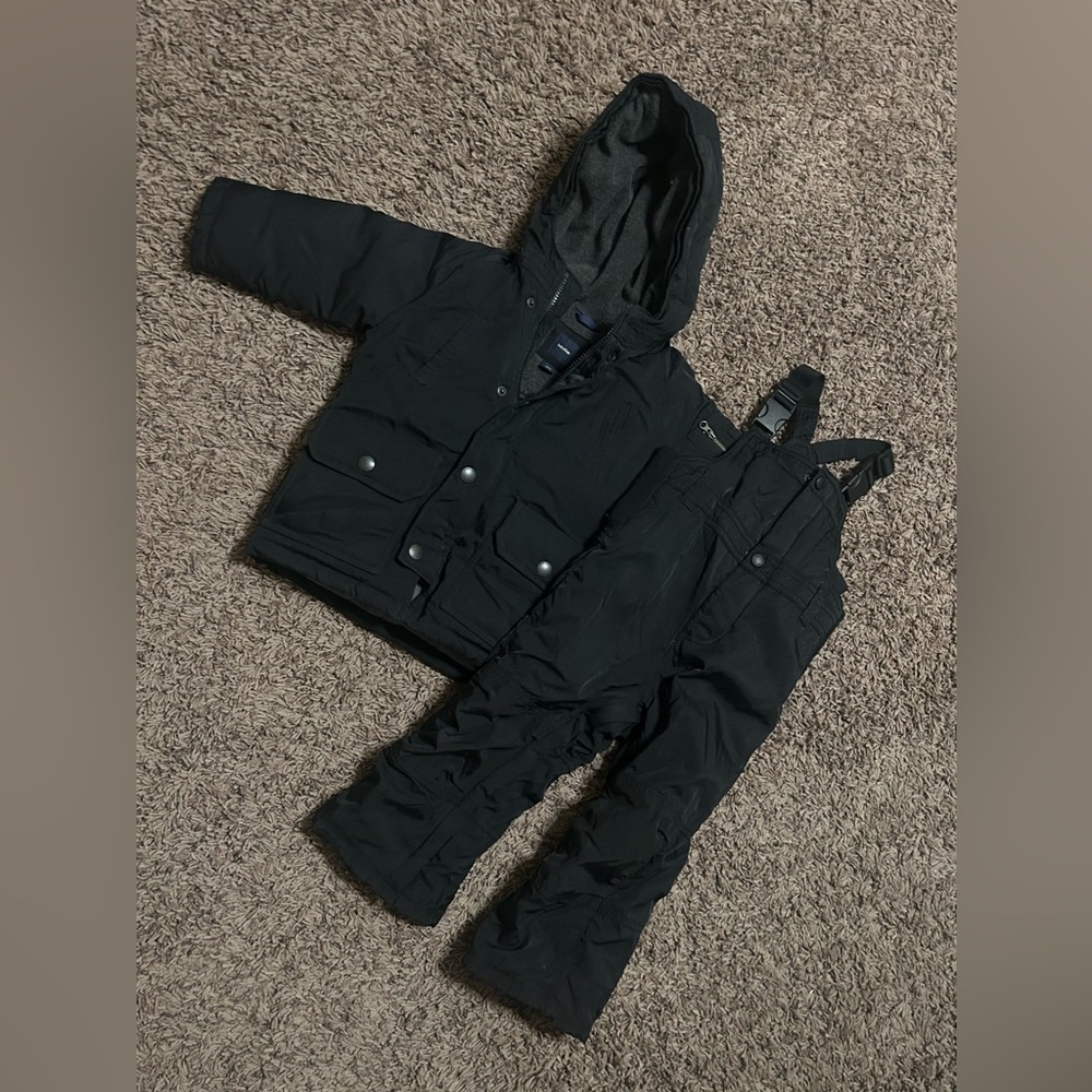 Kids Gap winter jacket and snow pants. Worn 1-2 times.